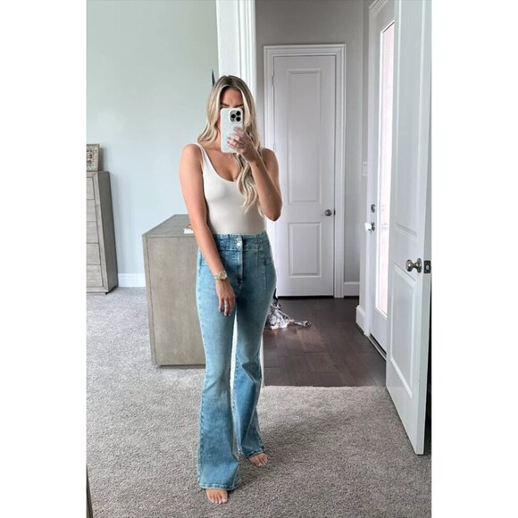 FREE PEOPLE We The Free Jayde Flare Jeans in Wash Sunburst Blue Size US 25 - Picture 3 of 12